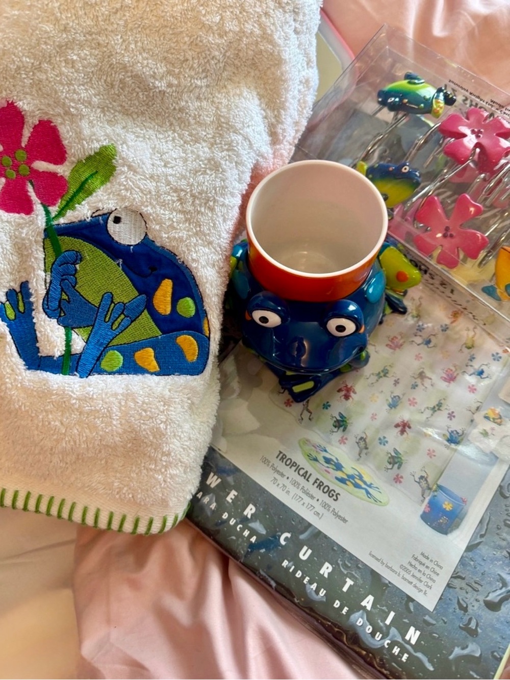 Y2K 2005 VINTAGE RARE TROPICAL FROGS BATH- Curtain, Rings and Frog Tumbler Set!
